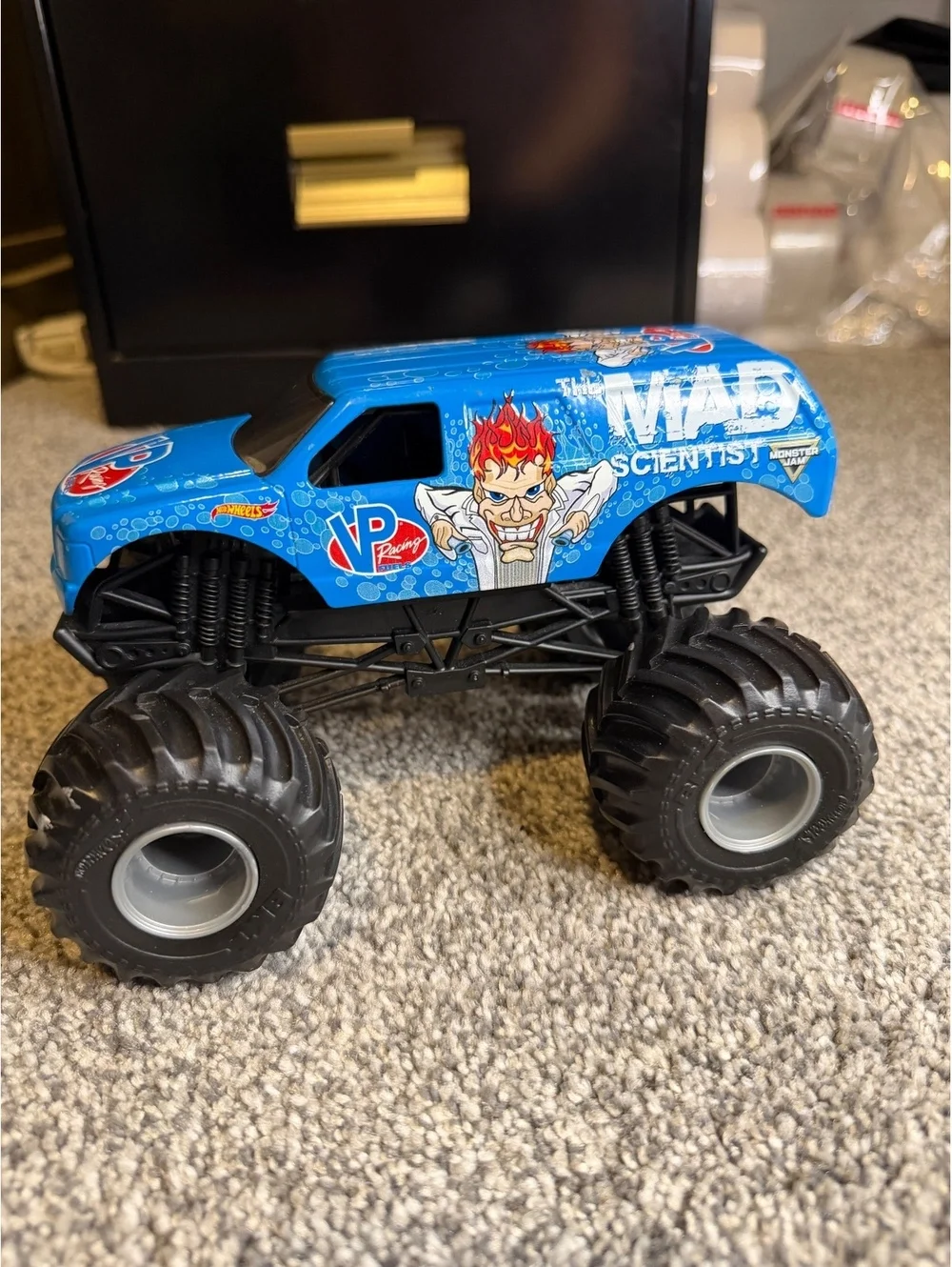 Monster Jam Hot Wheels Mad Scientist Monster Truck Toy Vehicle